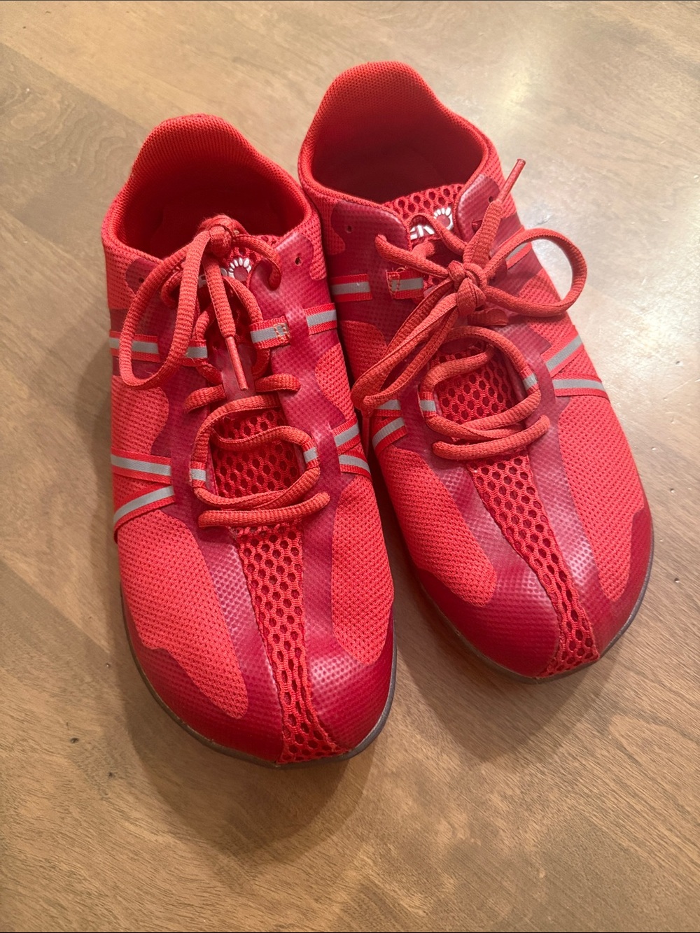 XERO SHOES SPEED FORCE RED MENS SIZE 9 Excellent Used Condition.